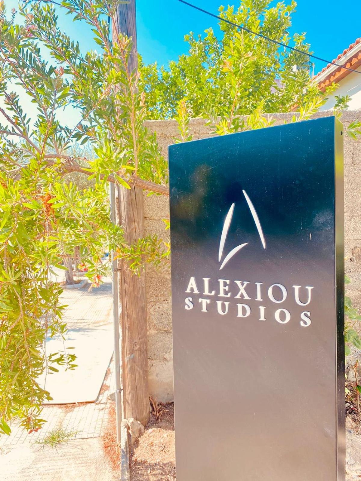 Alexiou Studios 루트라 에디프수 외부 사진